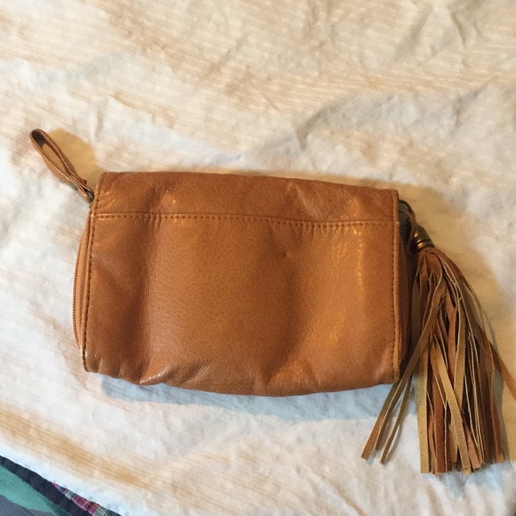 Camel ecoté PU leather clutch - Picture 2 of 6